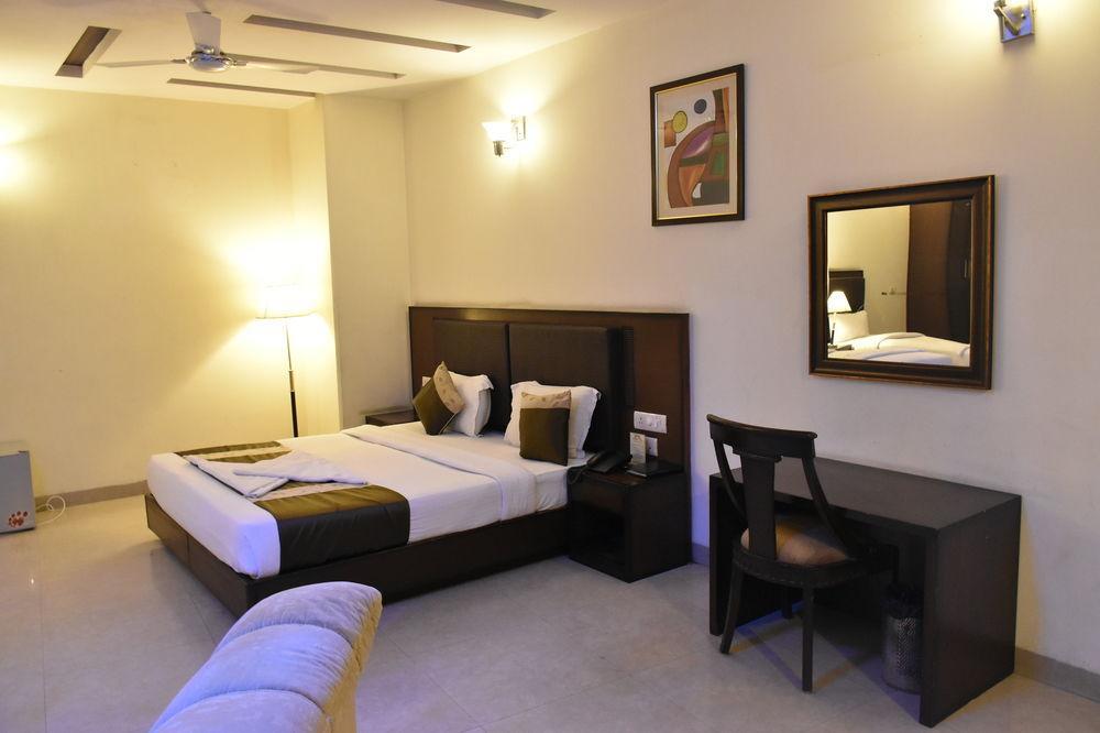 Alpine Tree 3* New Delhi